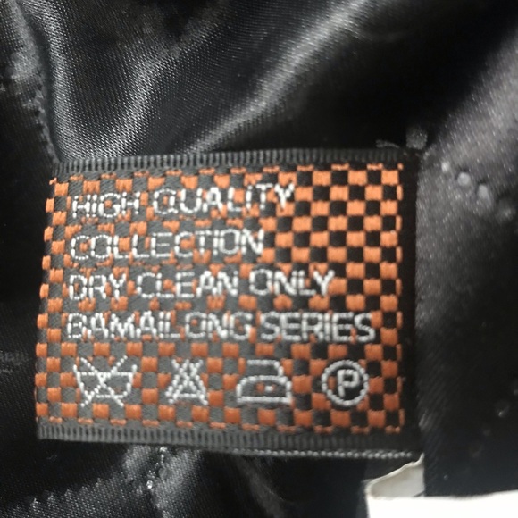 ๐ธ๐ธ๐ธ SOLD ๐ธ๐ธ๐ธ Gorgeous SILVER FOX FUR trim on a long leather coat - Picture 10 of 11